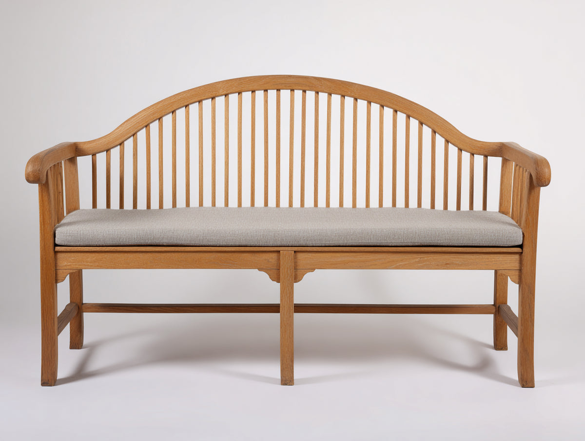 Gartenbank aus Holz 180 x 65 x 100 cm - Naturholz - Geschwungene Rückenlehne mit Armlehnen für 3 Personen